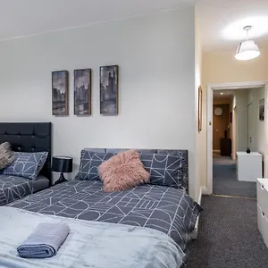 City Centre Super Spacious Apartment